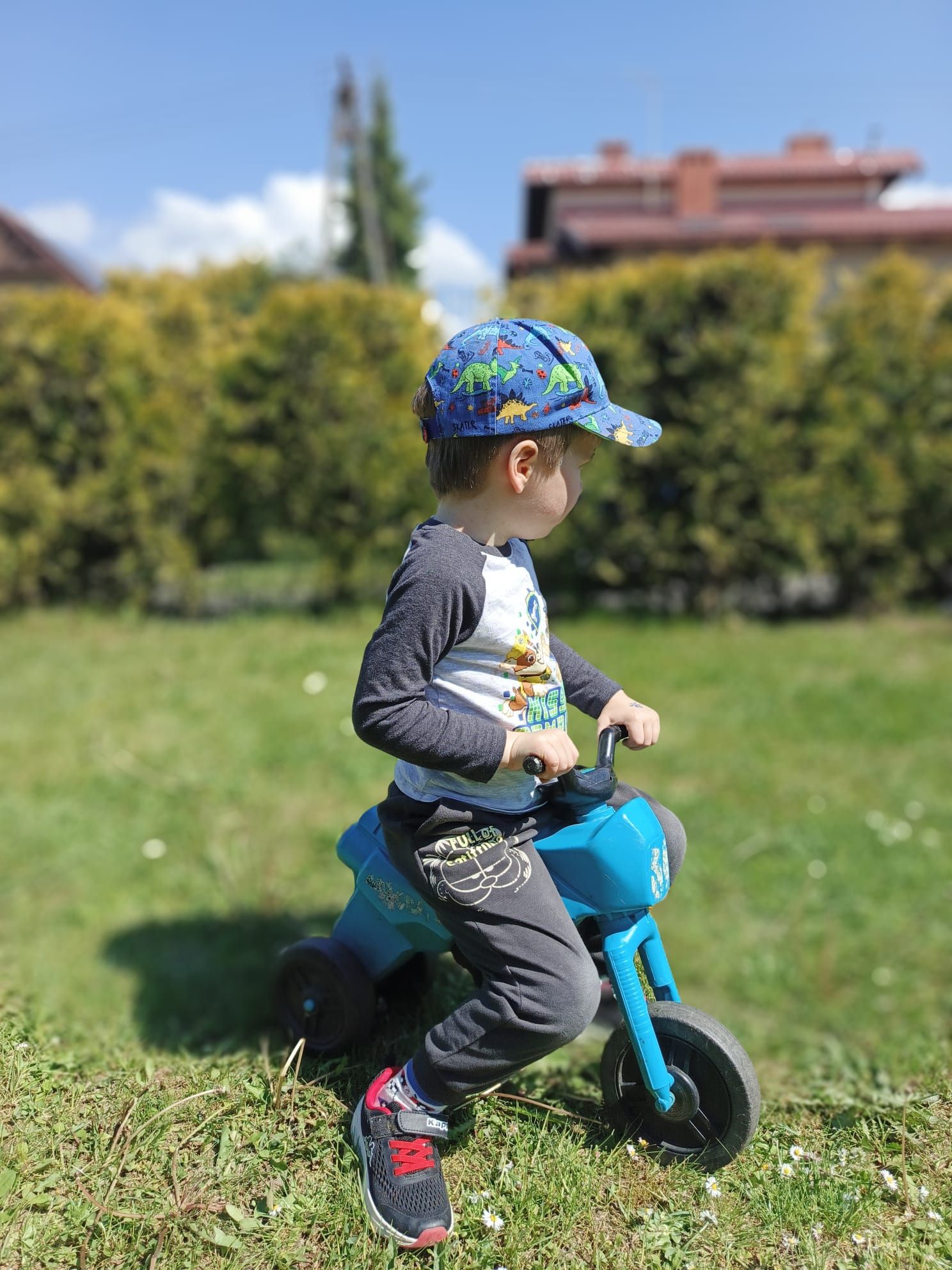 Wspólna zabawa dzieci na placu zabaw przedszkole Tczew
